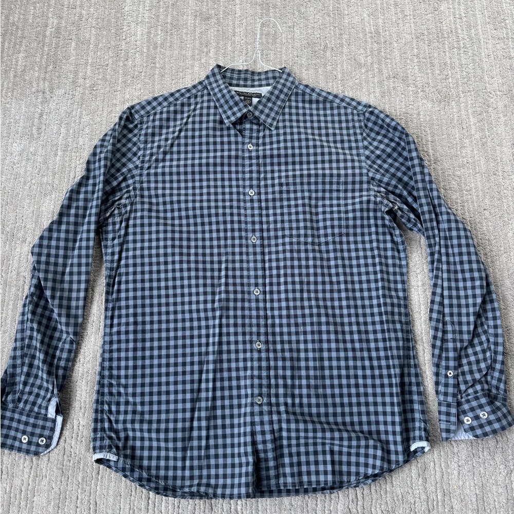 Men’s Banana Republic Size L, 16-16 1/2 Soft Wash Shirt